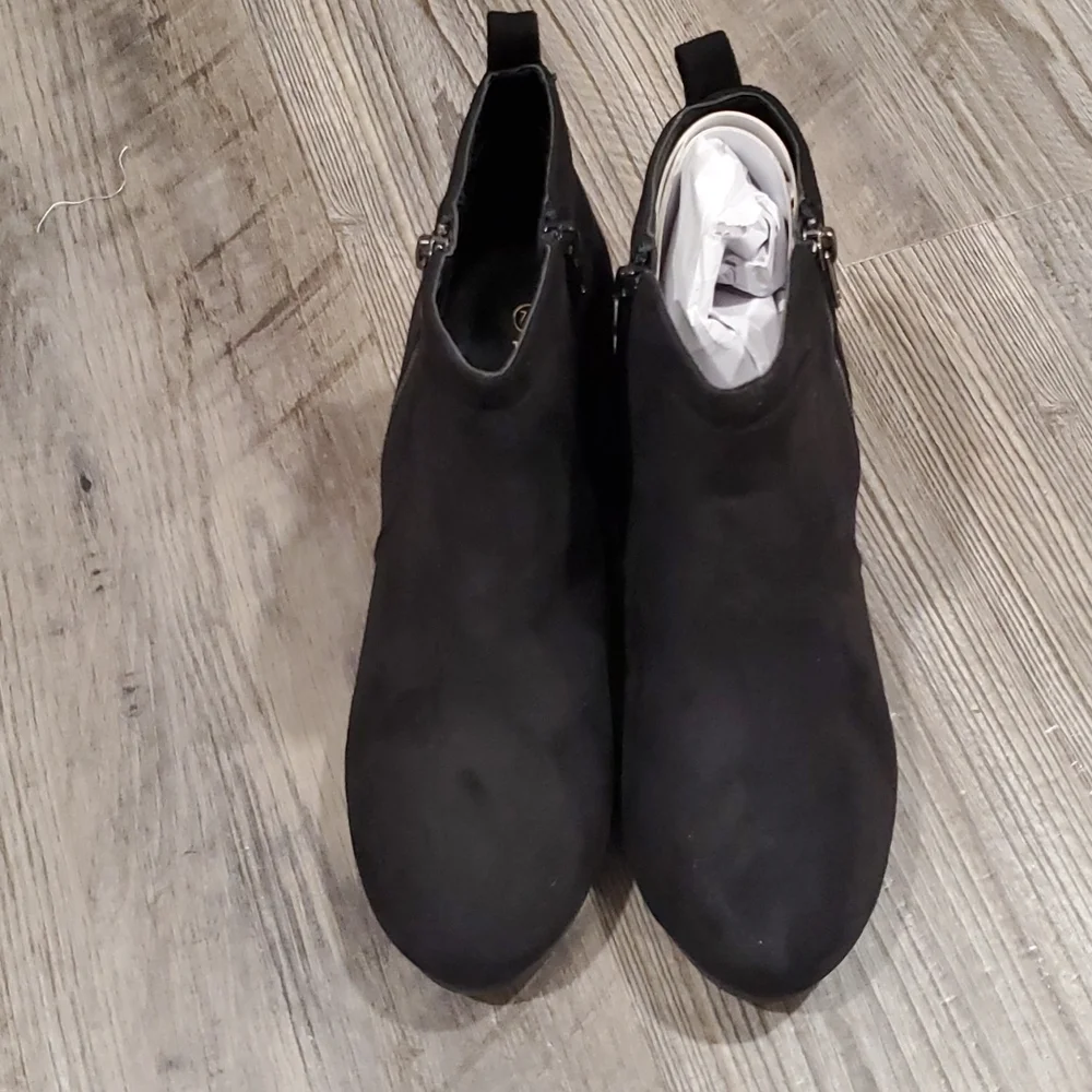 Dream Pairs Wedge Heel Ankle Suede Booties Size 7.5